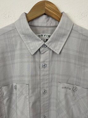 Orvis Men's L Gray Plaid Short Sleeve Polyester Button-Up Shirt‎